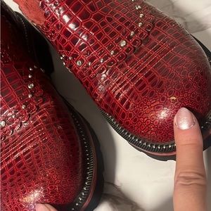 Women’s Arias Boots in Dark Red